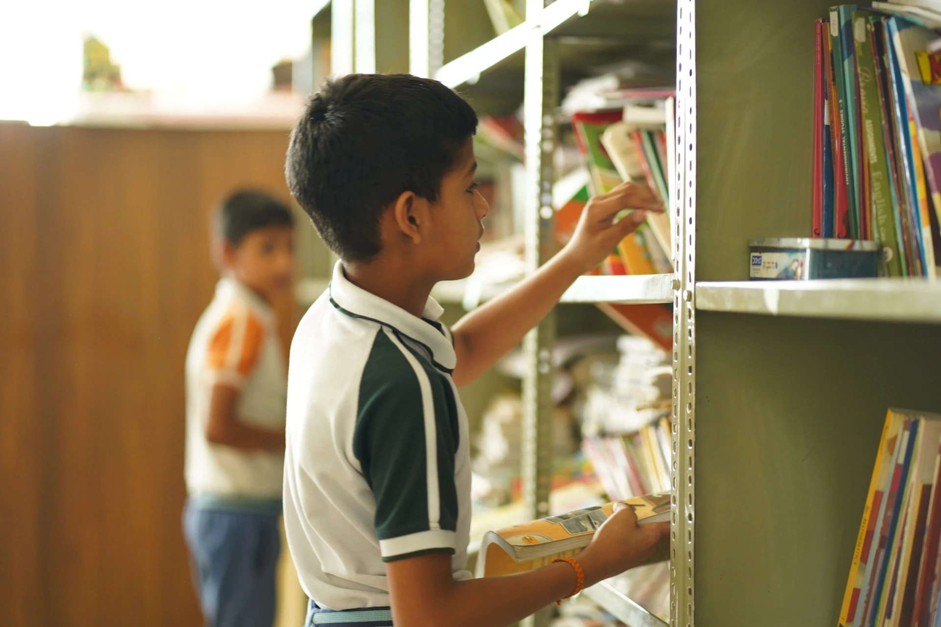 Library at Sunrise Public School — photograph 4